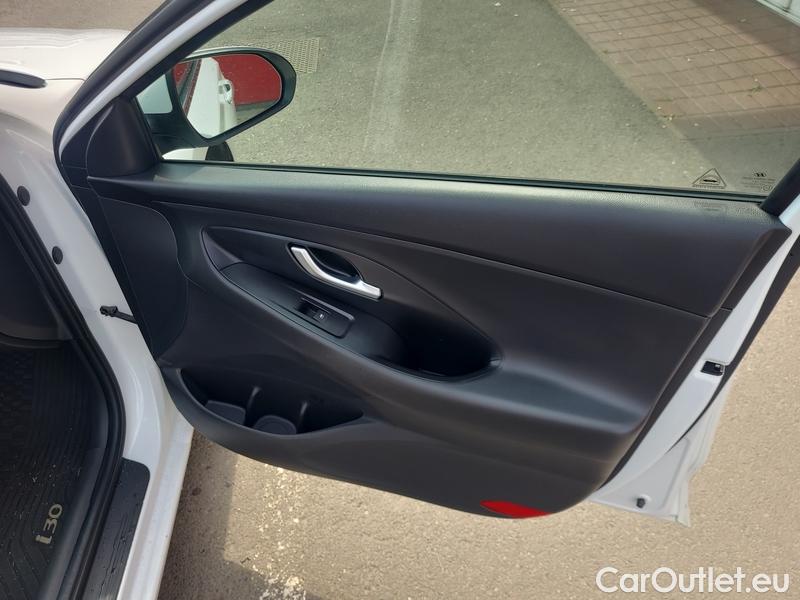  Hyundai  i30   cw (PD)(2017->)  kom.1.6CRDi 115 Smart #21