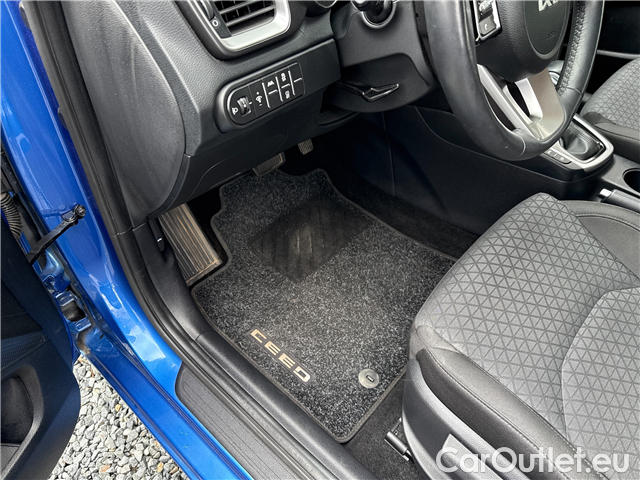  KIA  Cee'd Ceed SW 1.5 T-GDI 118 Spin AT #6