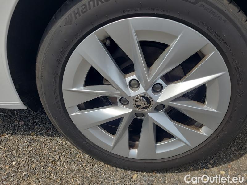  Skoda  Octavia  Combi (NX3)(2020) Oct.Combi 2.0TDI 85 Style #6
