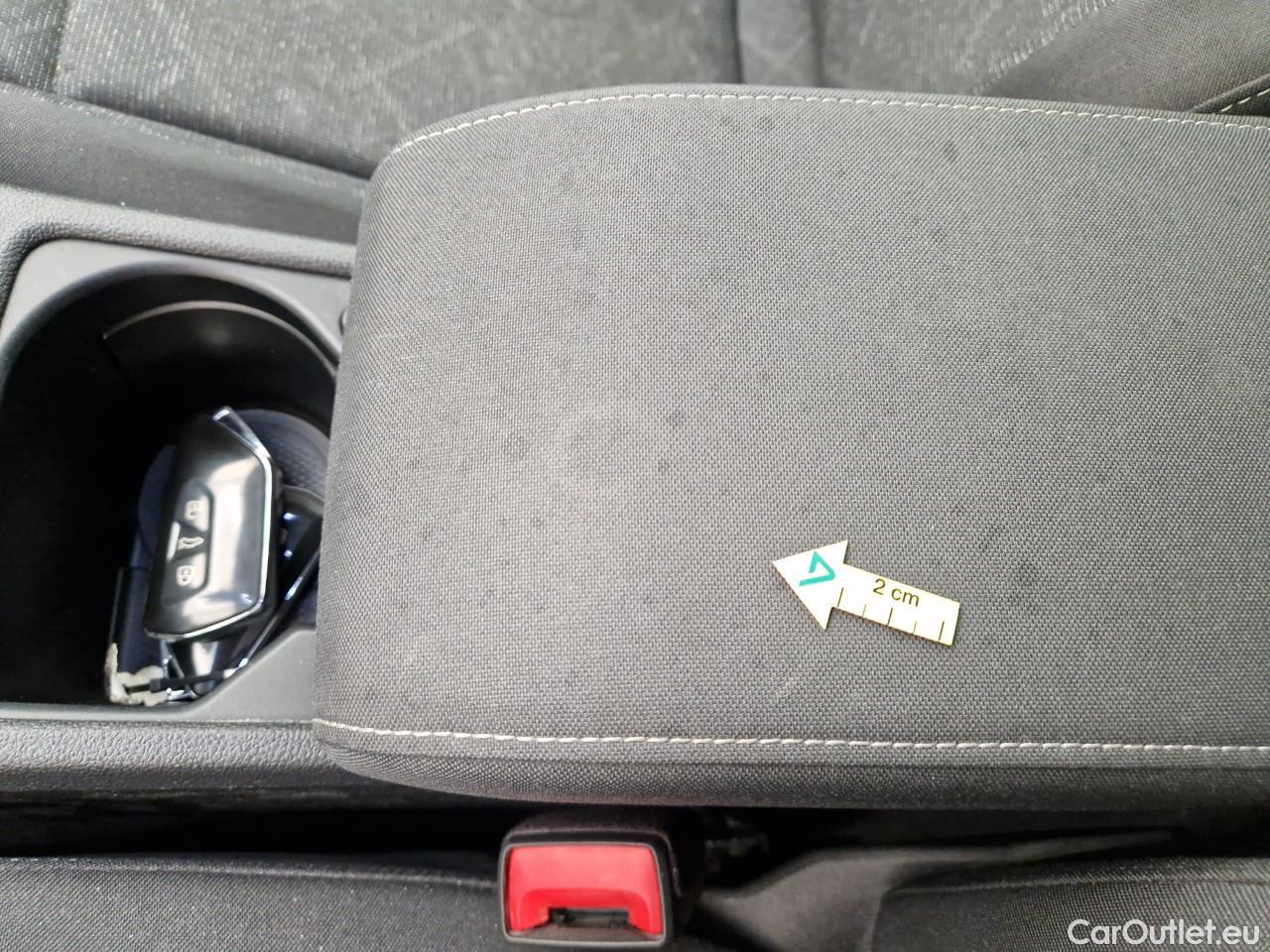  Volkswagen  Golf  Life 1.5 eTSI ACT DSG mild-Hybrid #9