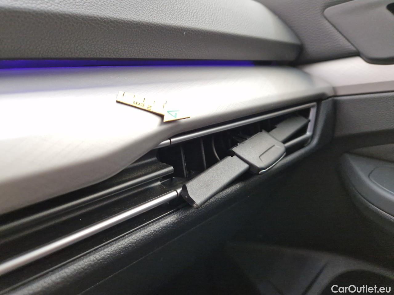  Volkswagen  Golf  Life 1.5 eTSI ACT DSG mild-Hybrid #28
