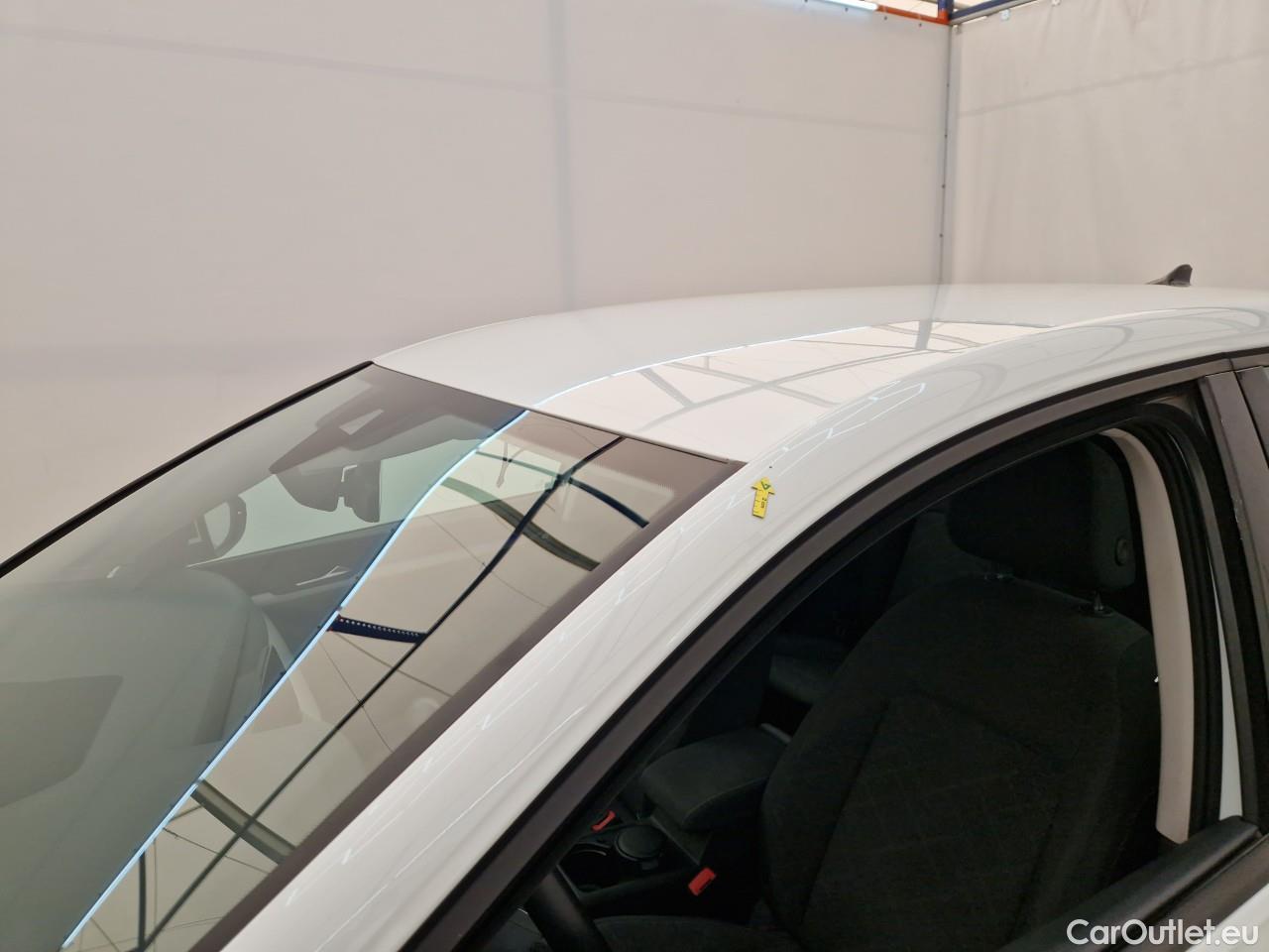  Volkswagen  Golf  Life 1.5 eTSI ACT DSG mild-Hybrid #3