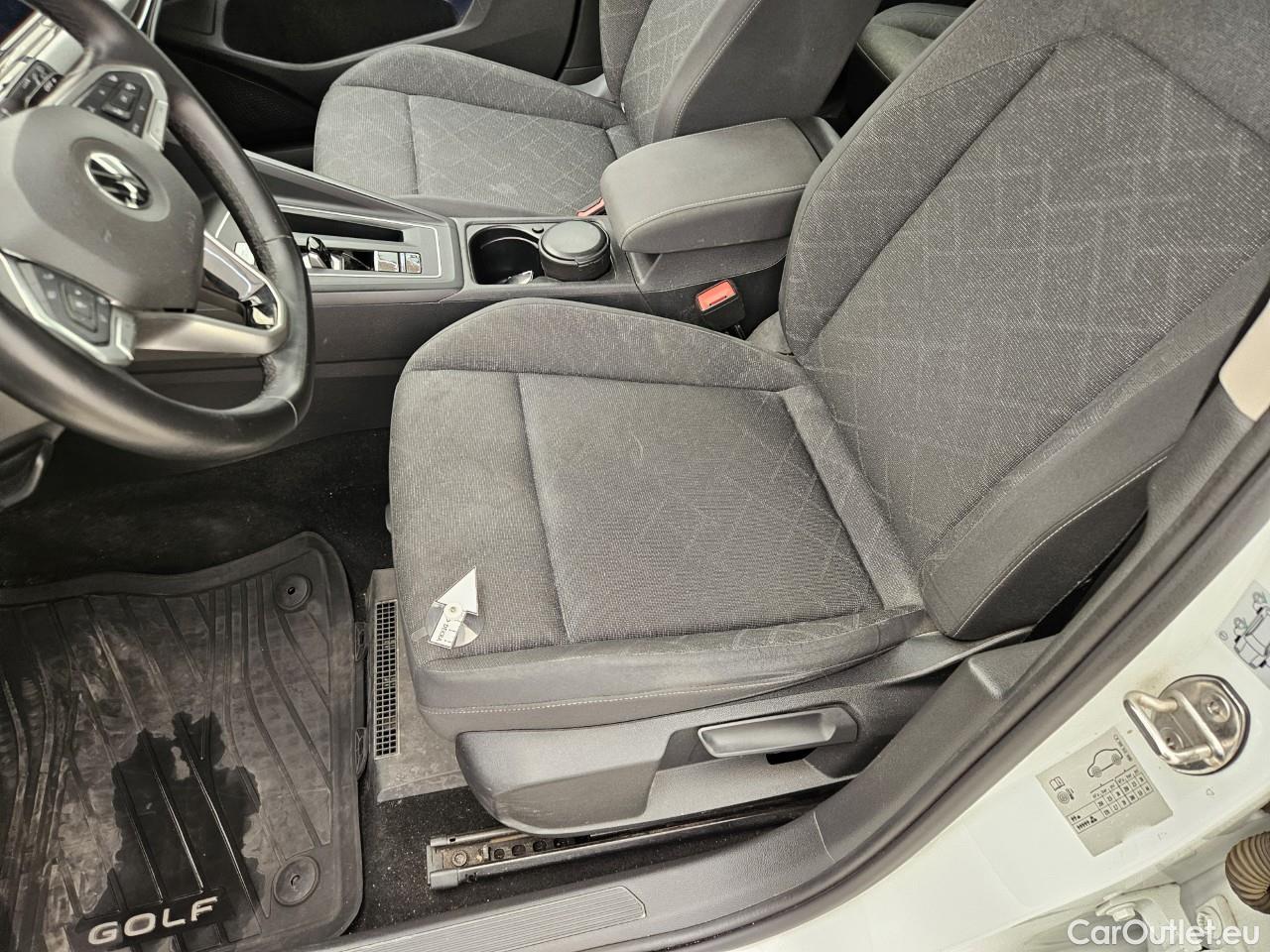  Volkswagen  Golf  Life 1.5 eTSI ACT DSG mild-Hybrid #61