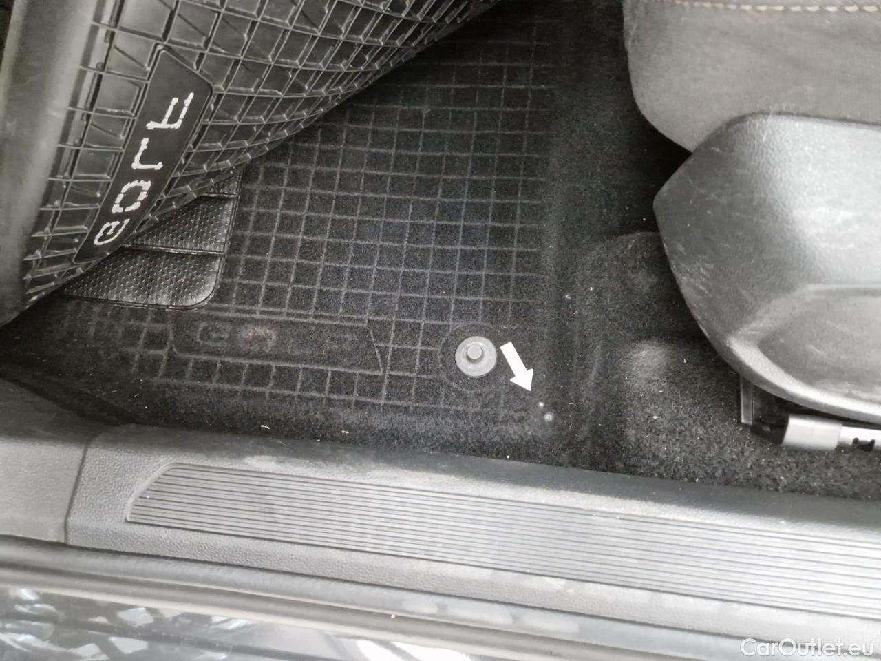  Volkswagen  Golf  2.0 TDI 116HP DSG Life Variant #36