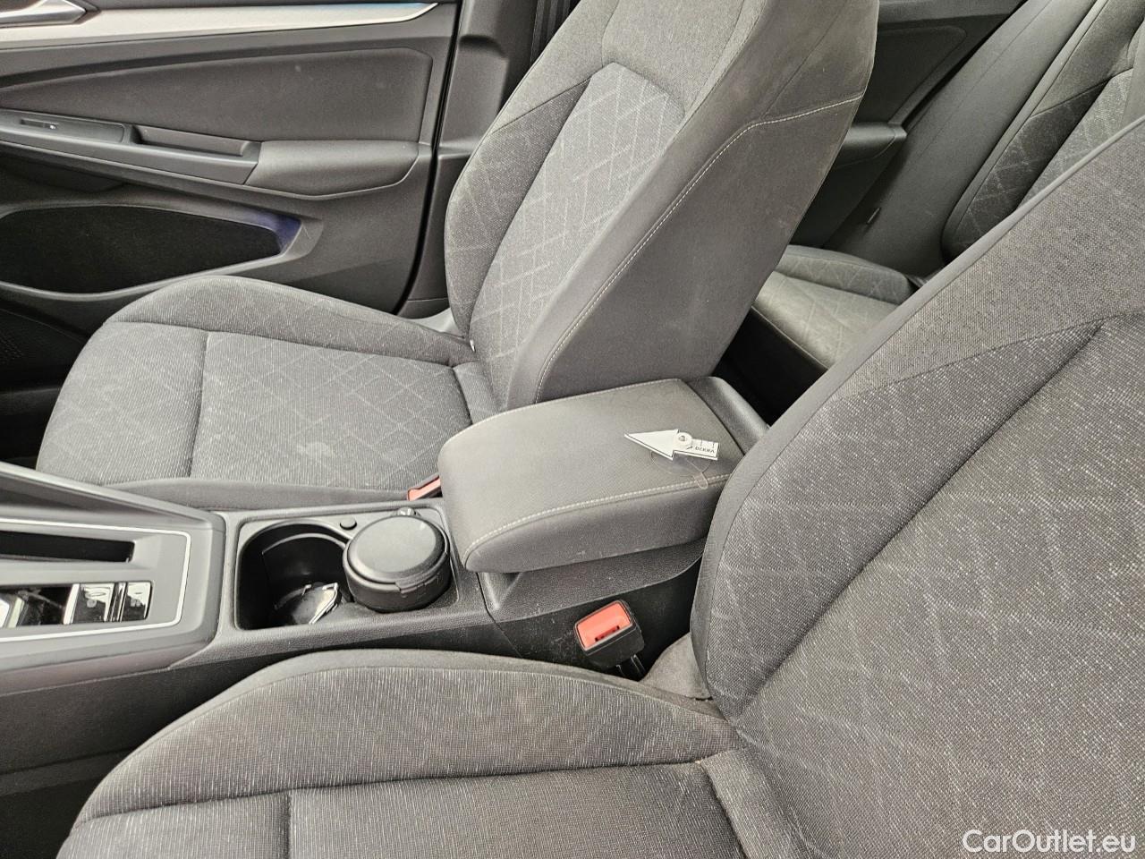  Volkswagen  Golf  Life 1.5 eTSI ACT DSG mild-Hybrid #62