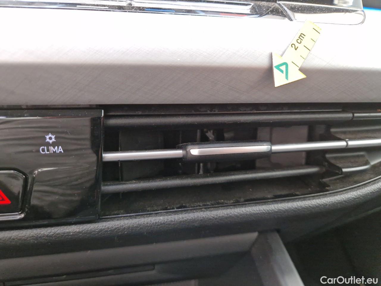  Volkswagen  Golf  Life 1.5 eTSI ACT DSG mild-Hybrid #26