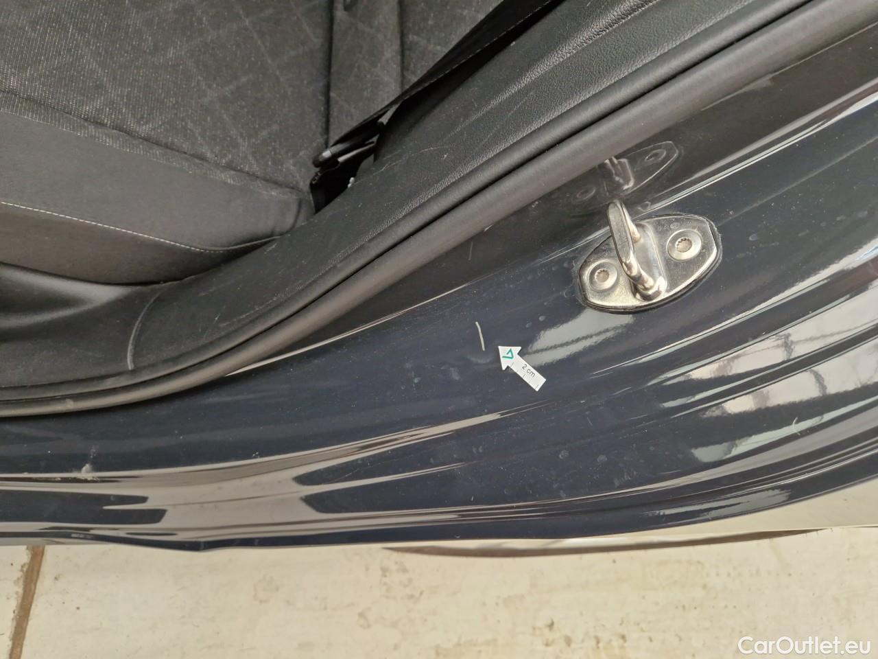  Volkswagen  Golf  2.0 TDI 116HP DSG Life Variant #50
