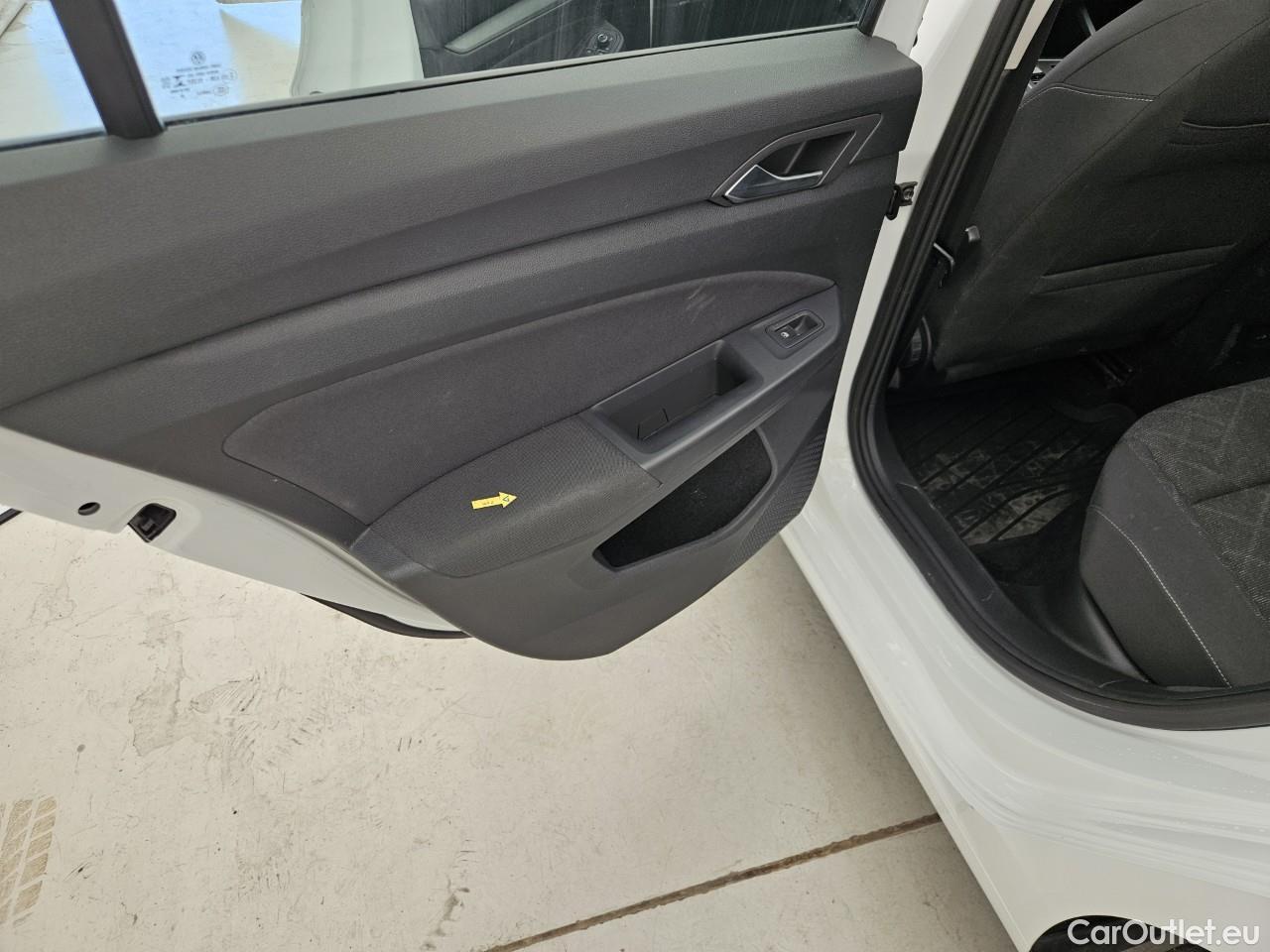  Volkswagen  Golf  Life 1.5 eTSI ACT DSG mild-Hybrid #41
