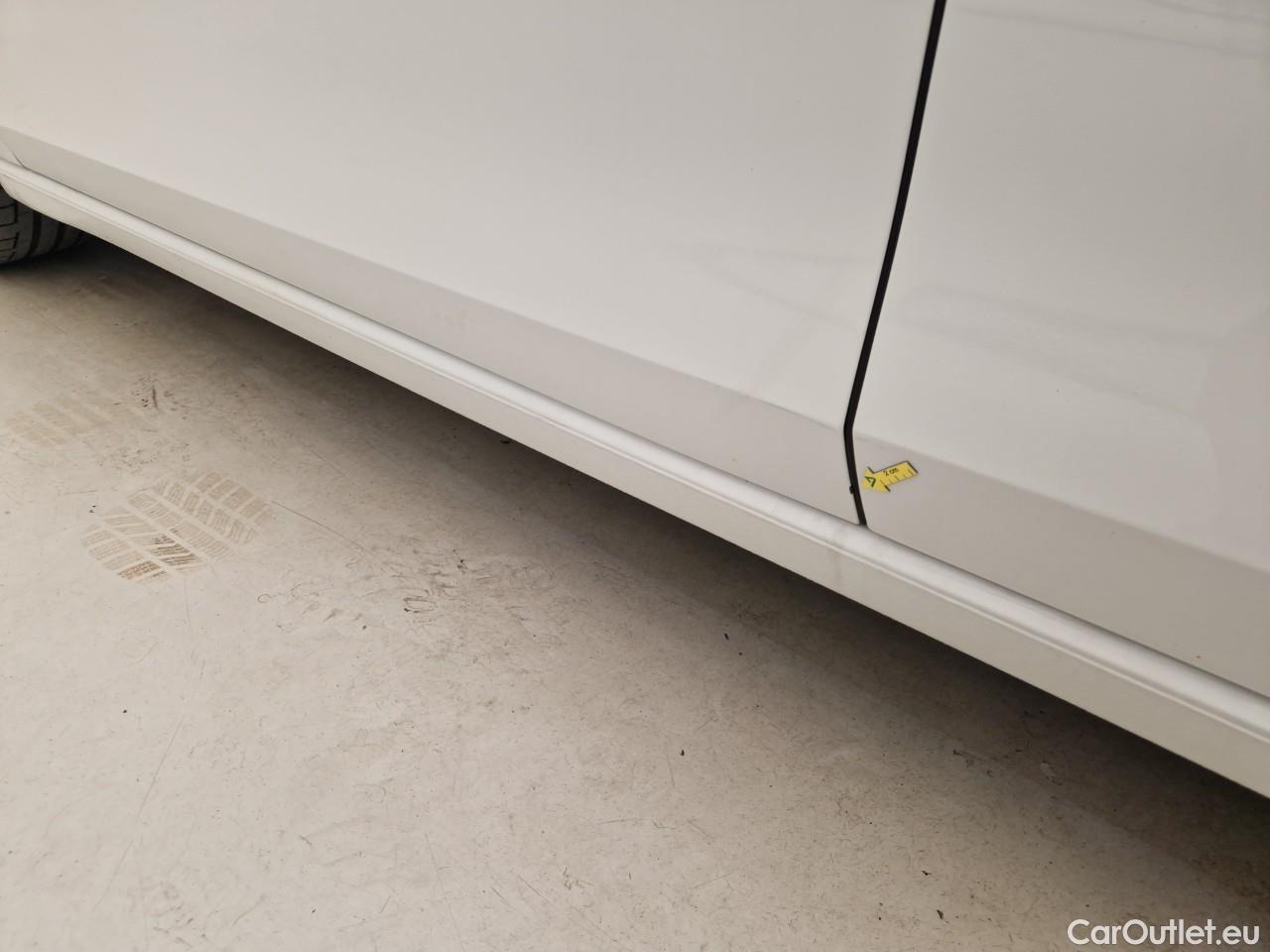  Volkswagen  Golf  Life 1.5 eTSI ACT DSG mild-Hybrid #1