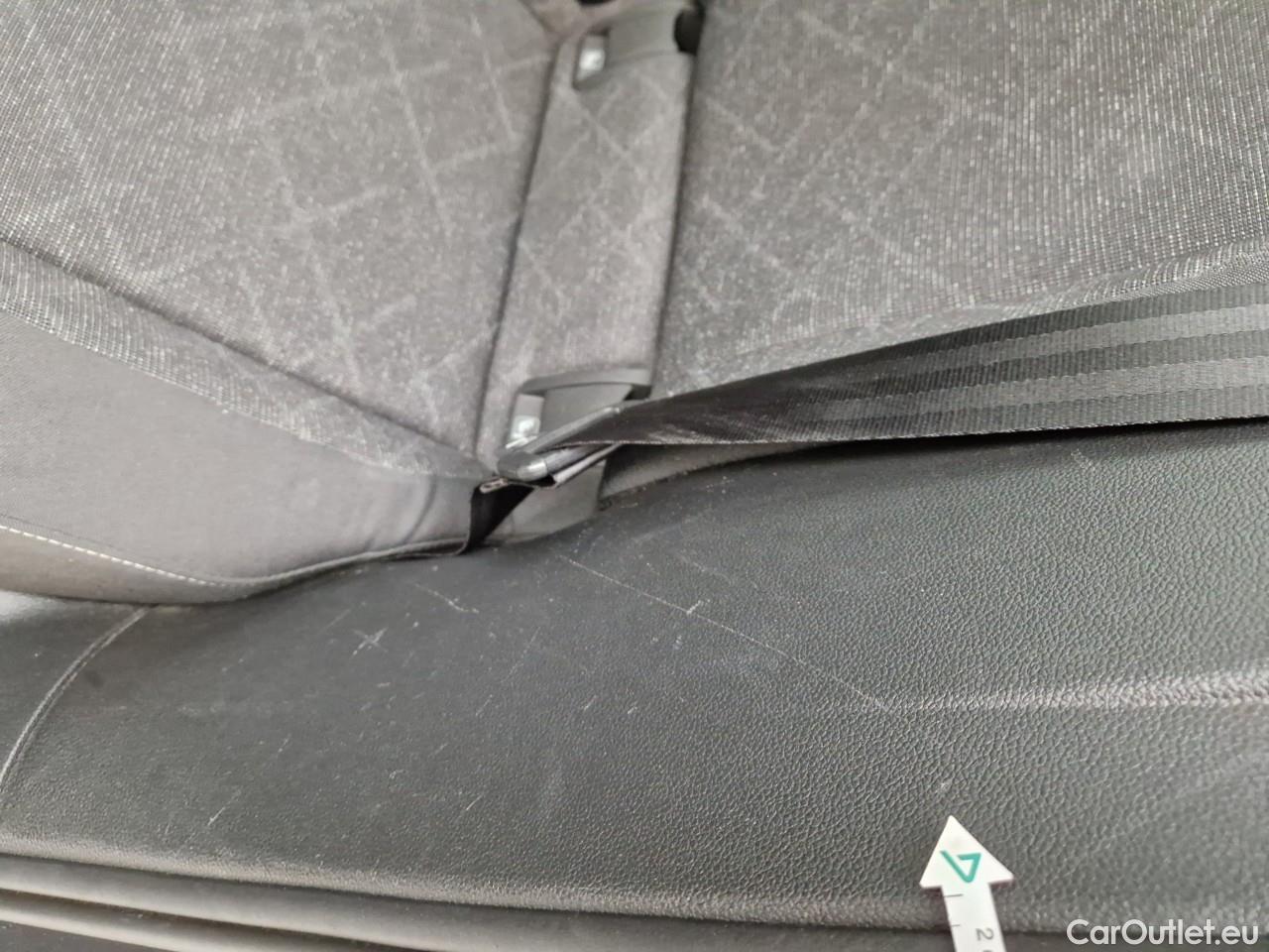  Volkswagen  Golf  2.0 TDI 116HP DSG Life Variant #48