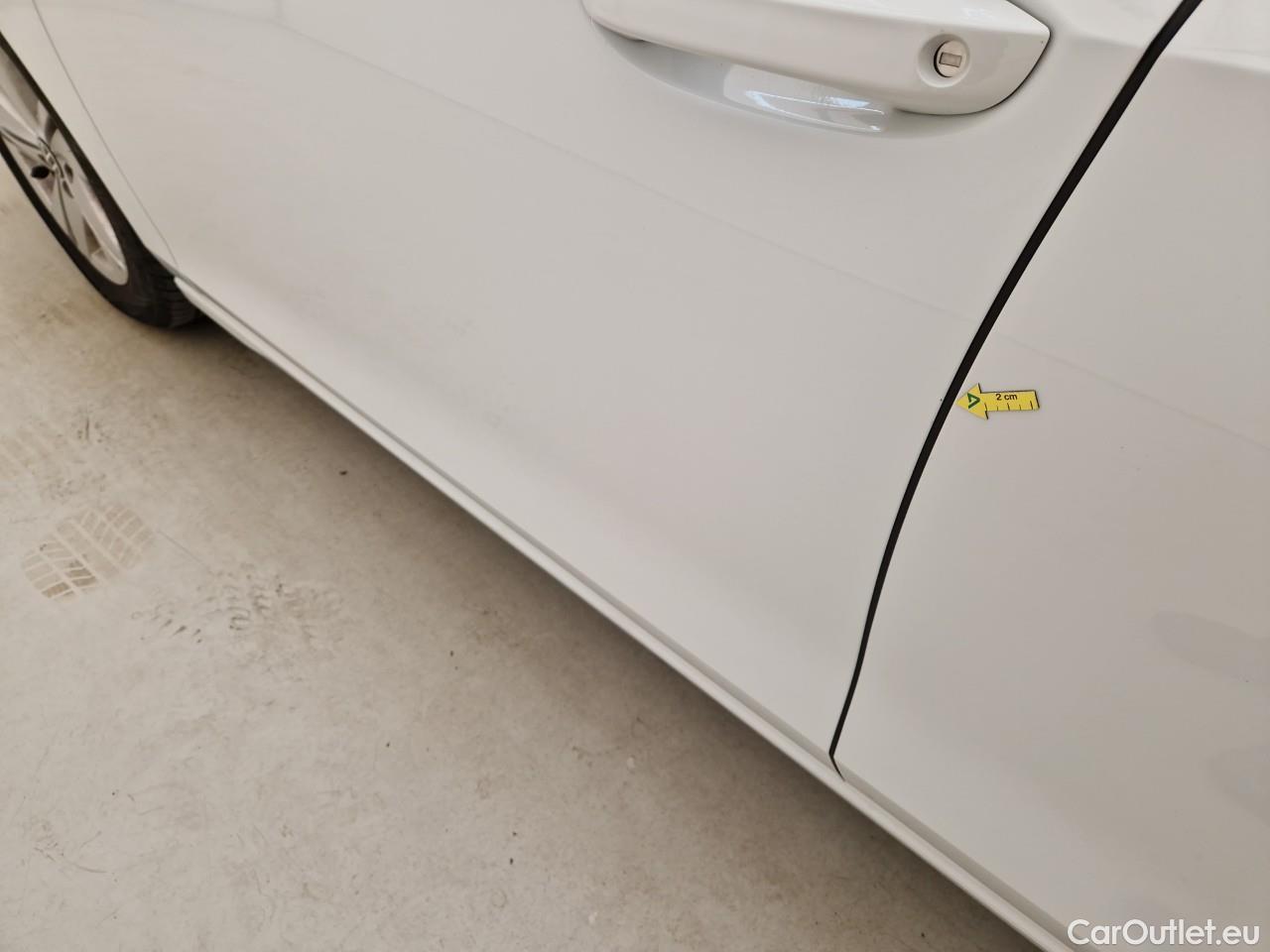  Volkswagen  Golf  Life 1.5 eTSI ACT DSG mild-Hybrid #1