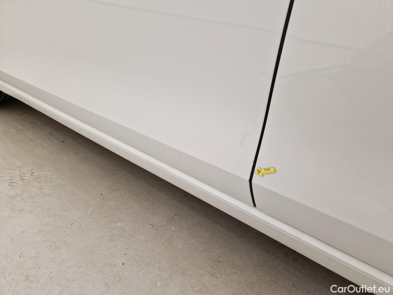  Volkswagen  Golf  Life 1.5 eTSI ACT DSG mild-Hybrid #1