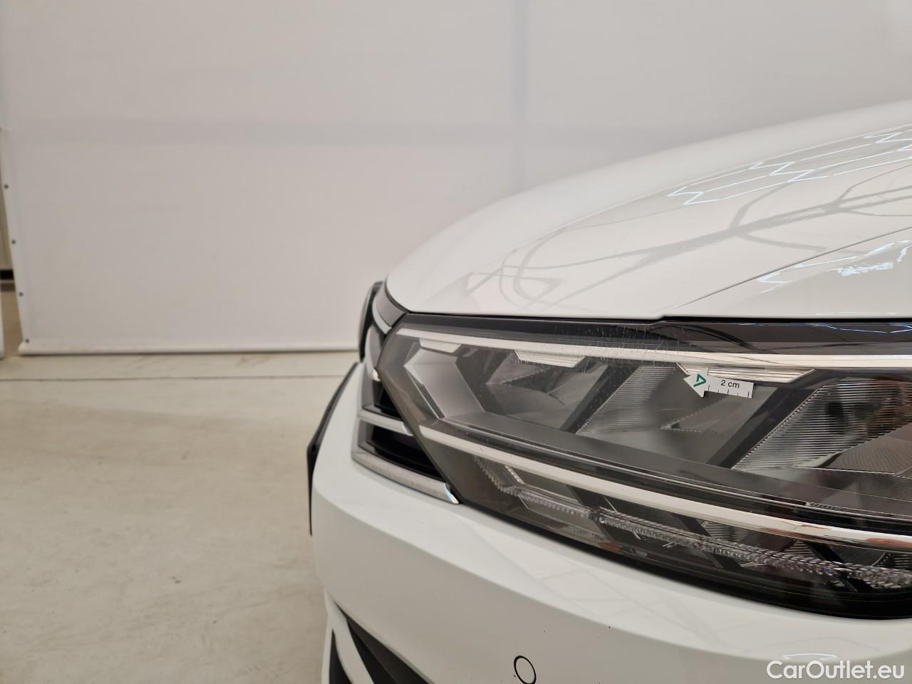  Volkswagen  Passat Comfortline 2.0 TDI 122CP DSG #9