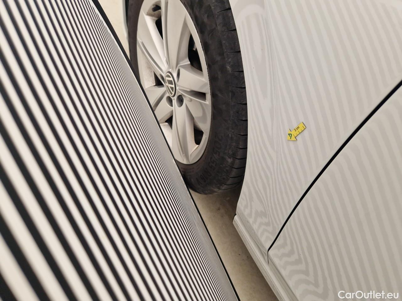 Volkswagen  Golf  Life 1.5 eTSI ACT DSG mild-Hybrid #6