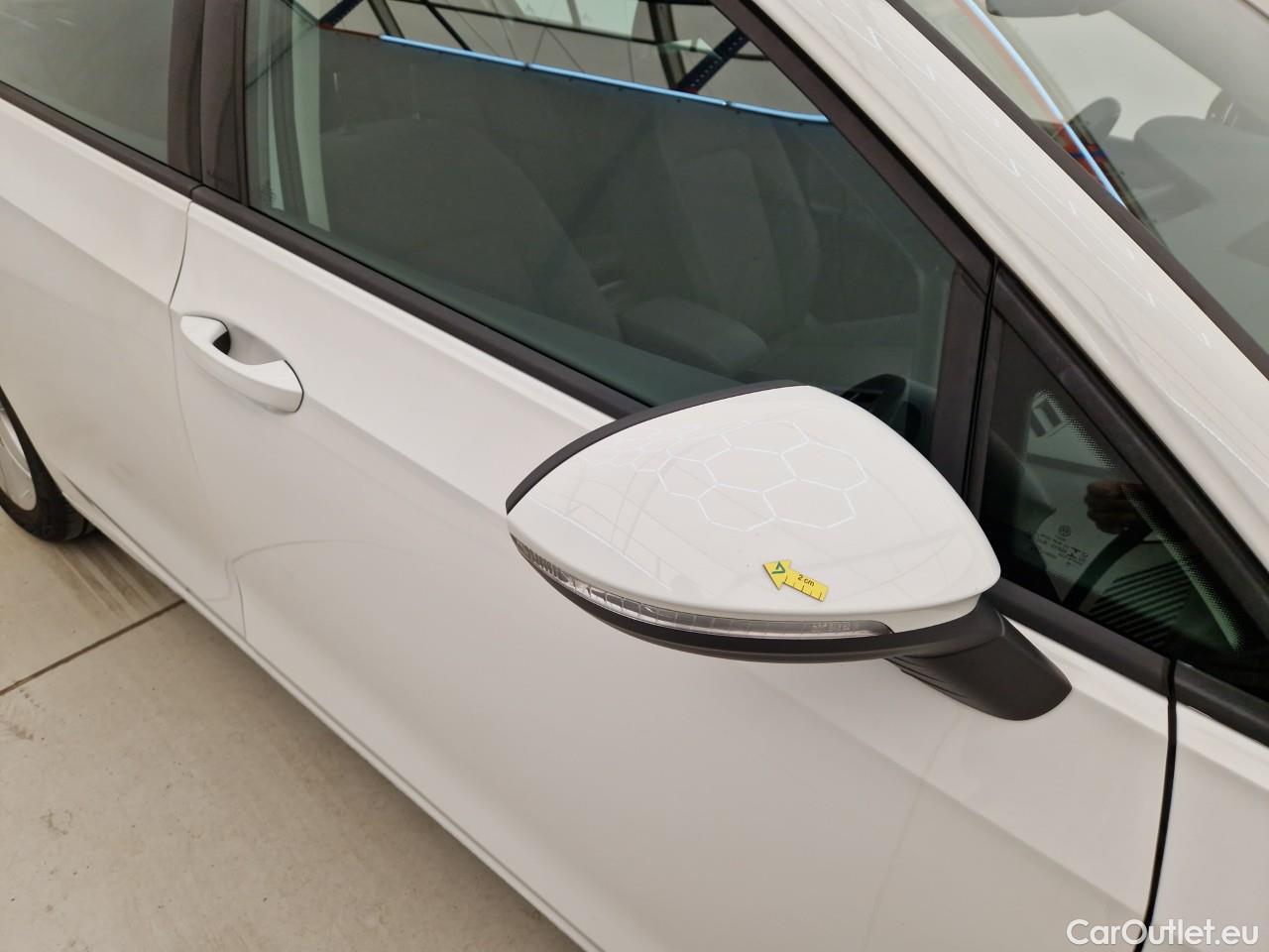 Volkswagen  Golf  Life 1.5 eTSI ACT DSG mild-Hybrid #1