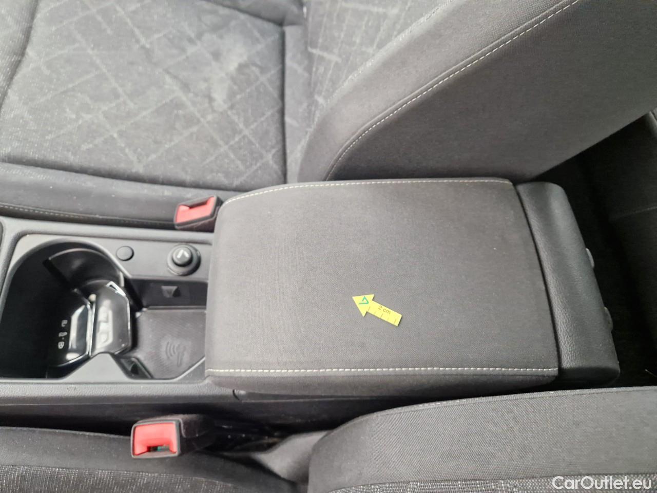  Volkswagen  Golf  Life 1.5 eTSI ACT DSG mild-Hybrid #27