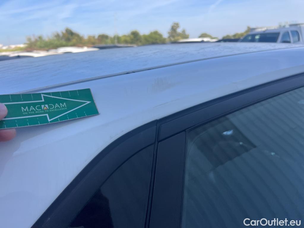  Land Rover  Discovery HYUNDAI i30 / 2020 / 5P / berlina con portón 1.0 TGDI 48V Klass #24
