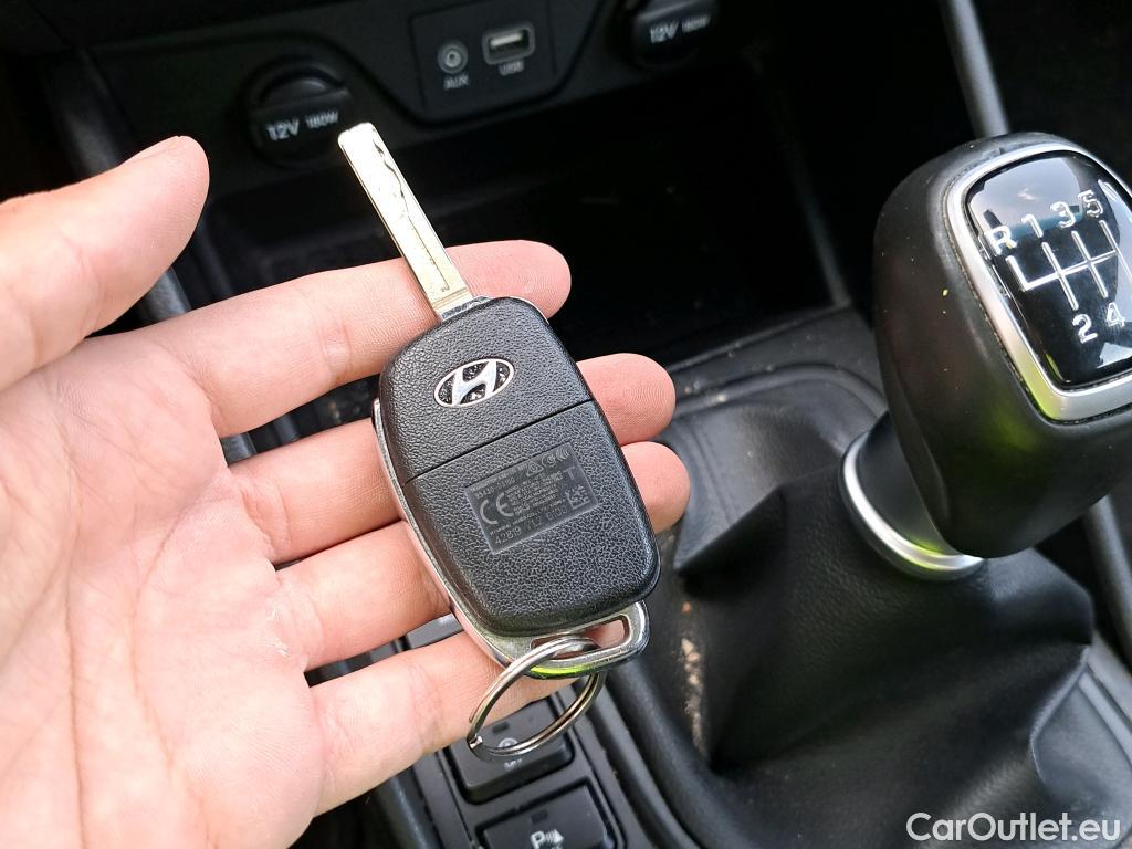  Hyundai  Tucson HYUNDAI  / 2018 / 5P / todoterreno 1.6 CRDI 85kW (116CV) 48V SLE 4X2(SP)(SL) #3