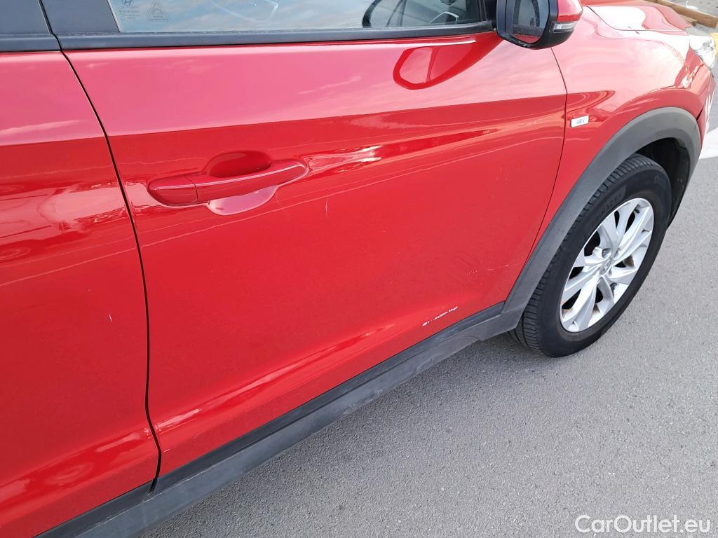  Hyundai  Tucson HYUNDAI  / 2018 / 5P / todoterreno 1.6 CRDI 85kW (116CV) 48V SLE 4X2(SP)(SL) #5