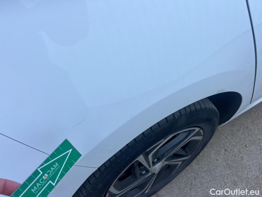  Land Rover  Discovery HYUNDAI i30 / 2020 / 5P / berlina con portón 1.0 TGDI 48V Klass #25