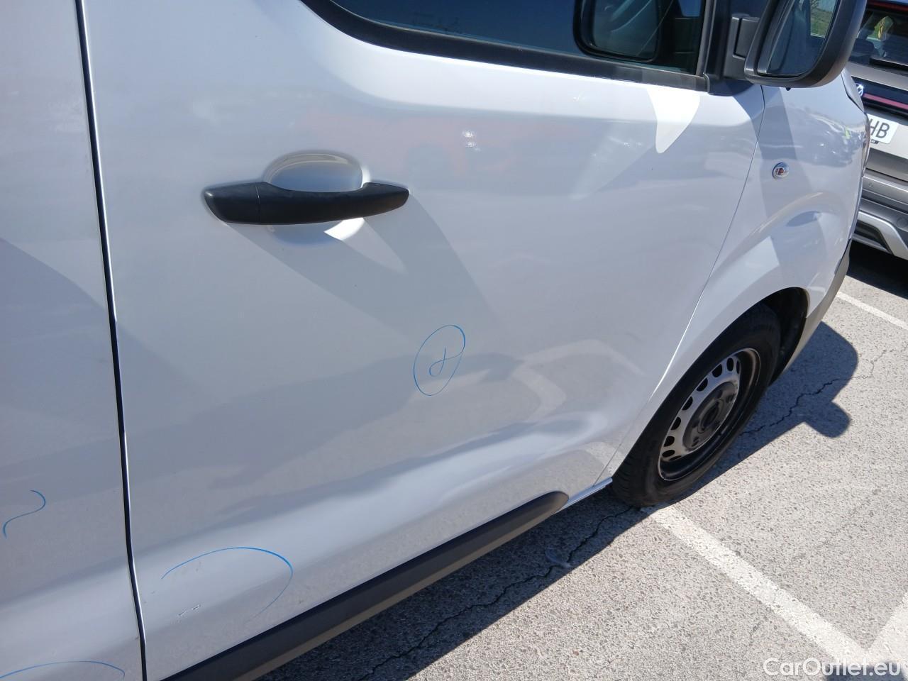  Opel  Vivaro OPEL  / 2019 / 4P / furgón 1.5 Diésel 74kW (100CV) M Std Express (AC) #28