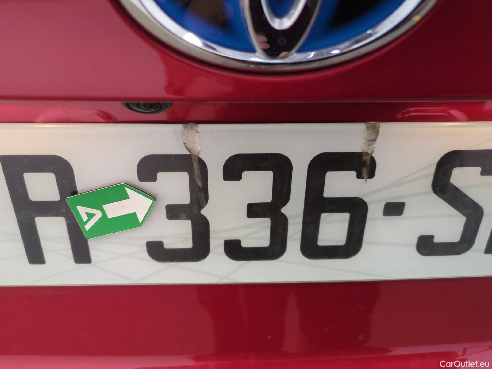  Toyota  C-HR TOYOTA  / 2016 / 5P / SUV 2.0 HYBRIDE 184 COLLECTION #1