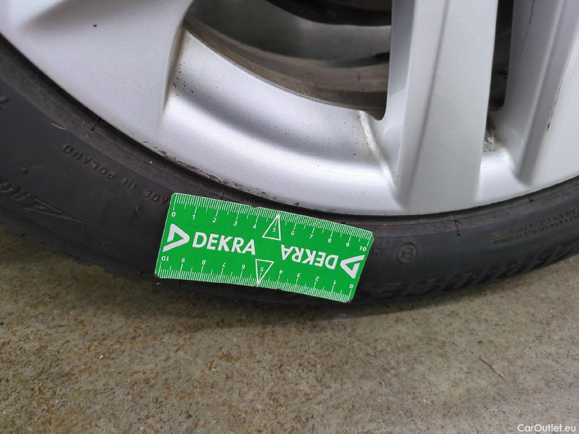  Toyota  Corolla TOYOTA  / 2018 / 5P / Berline Hybride 122h Dynamic Business Stage Acad #13