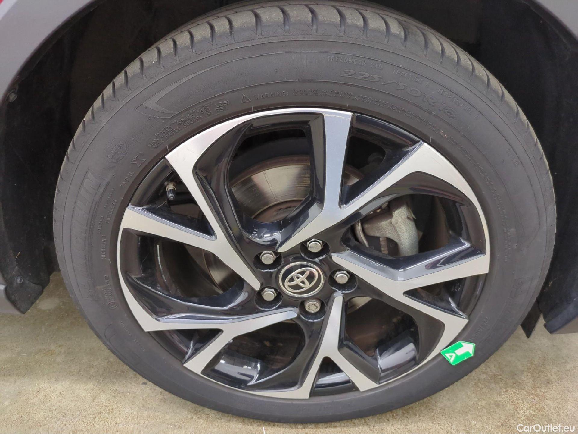 Toyota  C-HR TOYOTA  / 2016 / 5P / SUV 2.0 HYBRIDE 184 COLLECTION #3
