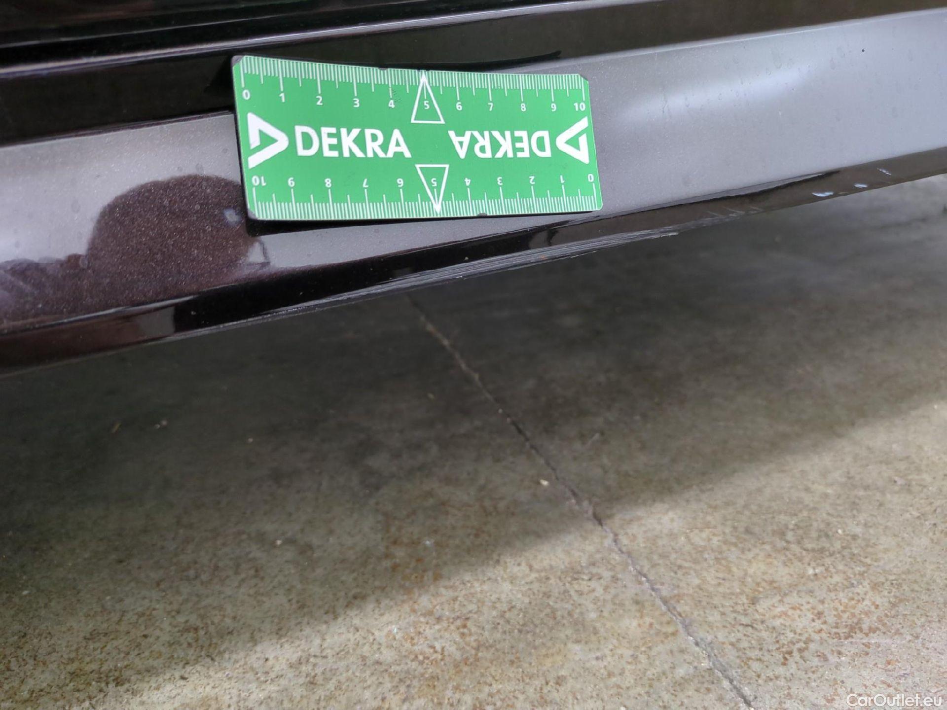  Toyota  Corolla TOYOTA  / 2018 / 5P / Berline Hybride 122h Dynamic Business Stage Acad #33