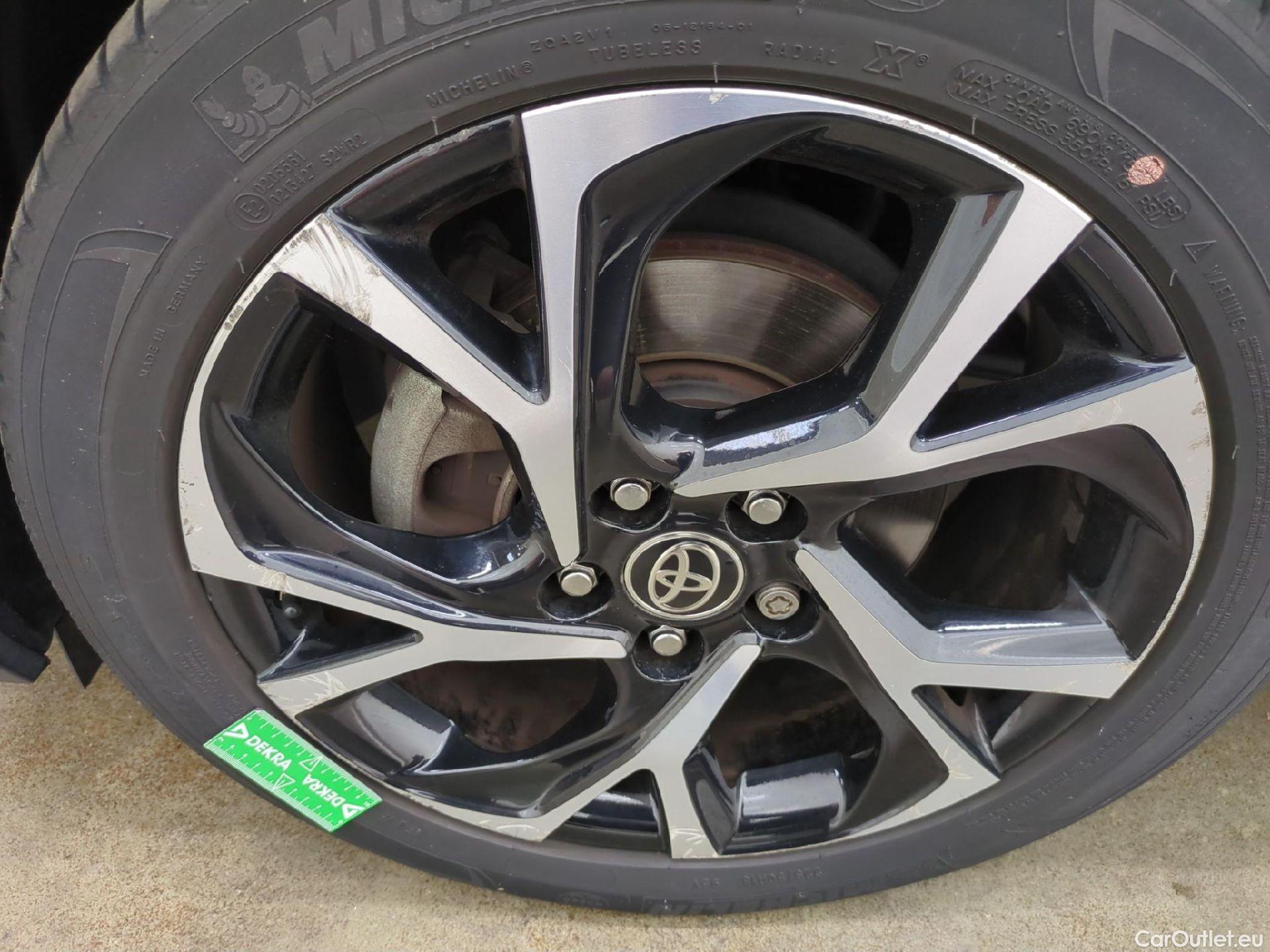  Toyota  C-HR TOYOTA  / 2016 / 5P / SUV 2.0 HYBRIDE 184 COLLECTION #8