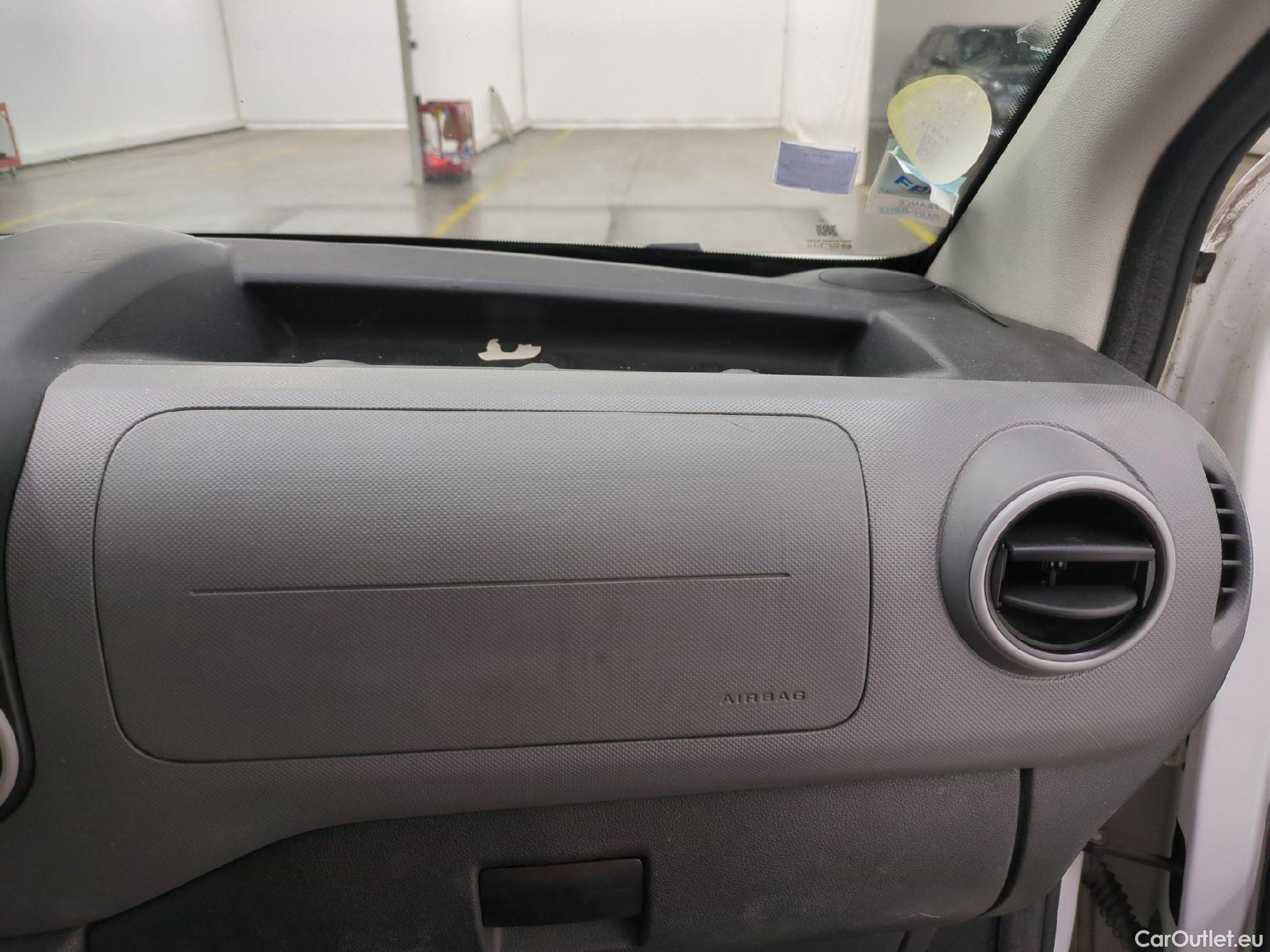  Citroen  Berlingo  Fourgon Business L1 (Court) 1.6 BlueHDi 100CV BVM5 E6 #48