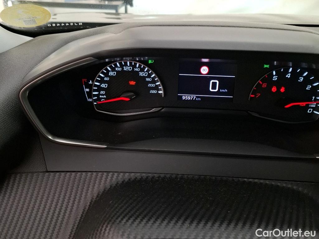  Peugeot  2008  Active Pack 1.5 HDi 110CV BVM6 E6d / FUITE DEMI CULASSE #10
