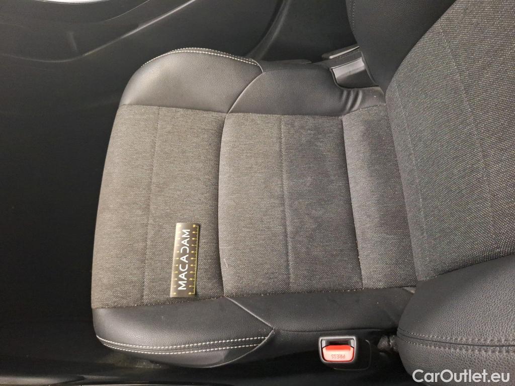  Toyota  Corolla TOYOTA  / 2018 / 5P / Berline Hybride 122h Design #35