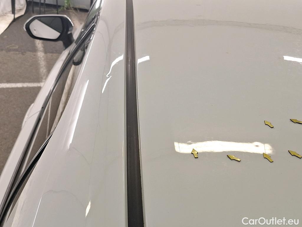  Toyota  Corolla TOYOTA  / 2018 / 5P / Berline Hybride 122h Design #11