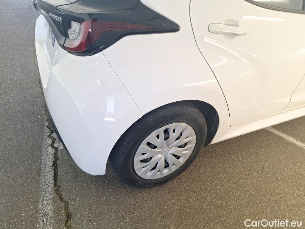  Toyota  Yaris TOYOTA  Hybride / 2019 / 5P / Berline Hybride 116h Dynamic Business Stage Acad #26