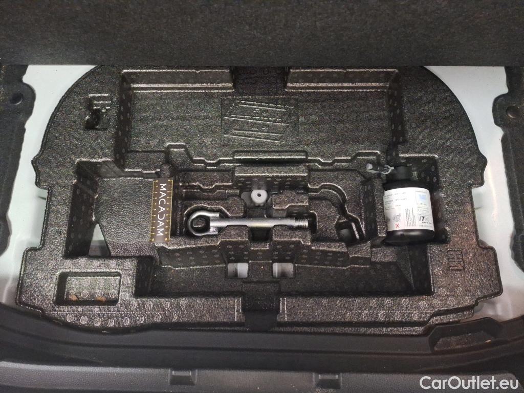  Toyota  Corolla TOYOTA  / 2018 / 5P / Berline Hybride 122h Design #33