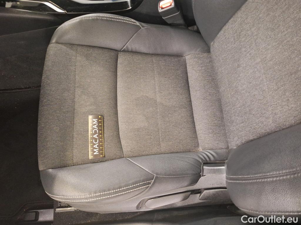  Toyota  Corolla TOYOTA  / 2018 / 5P / Berline Hybride 122h Design #34