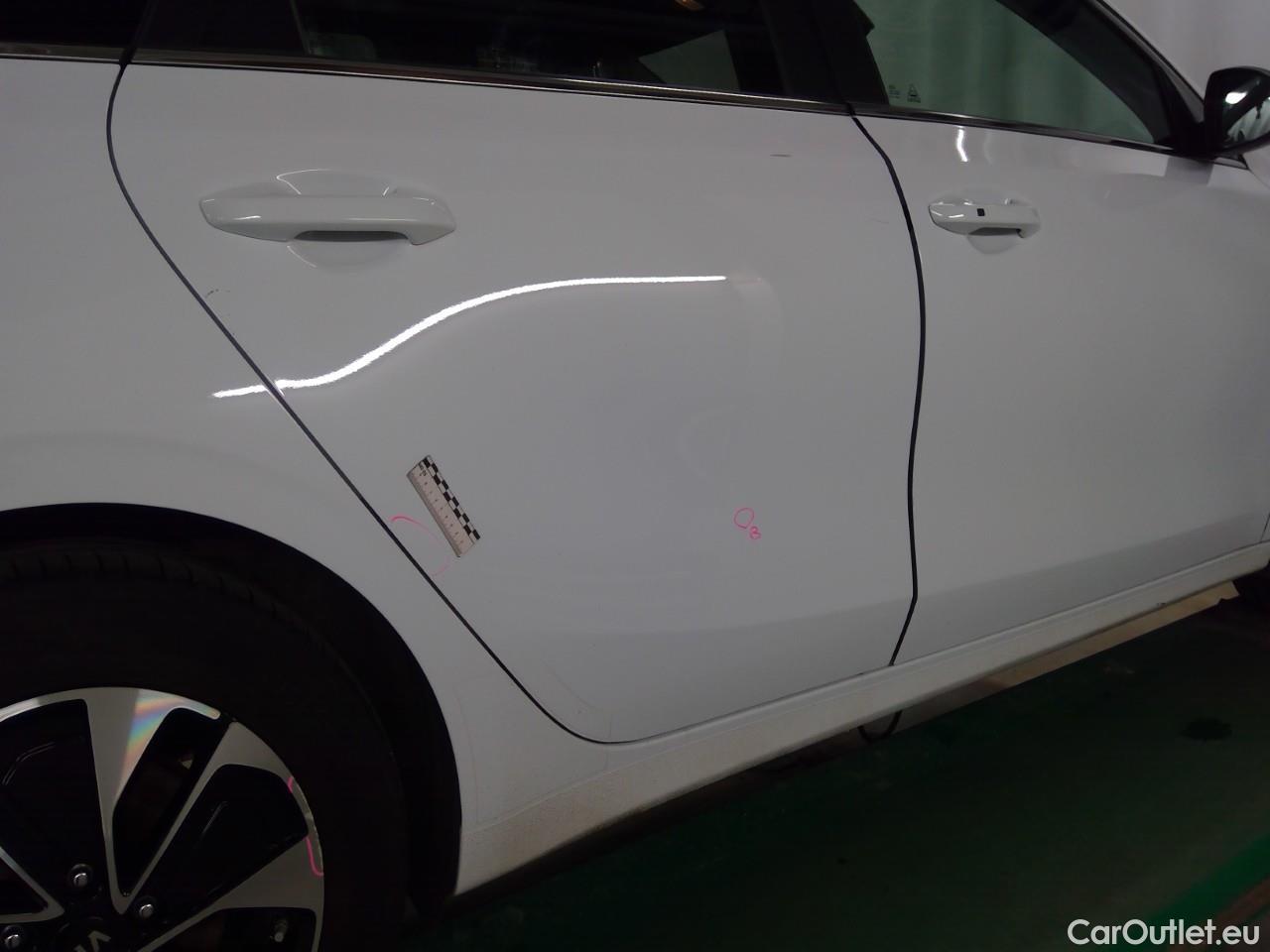 KIA  Cee'd ceed SW 1.6PHEV Advance 5d #25