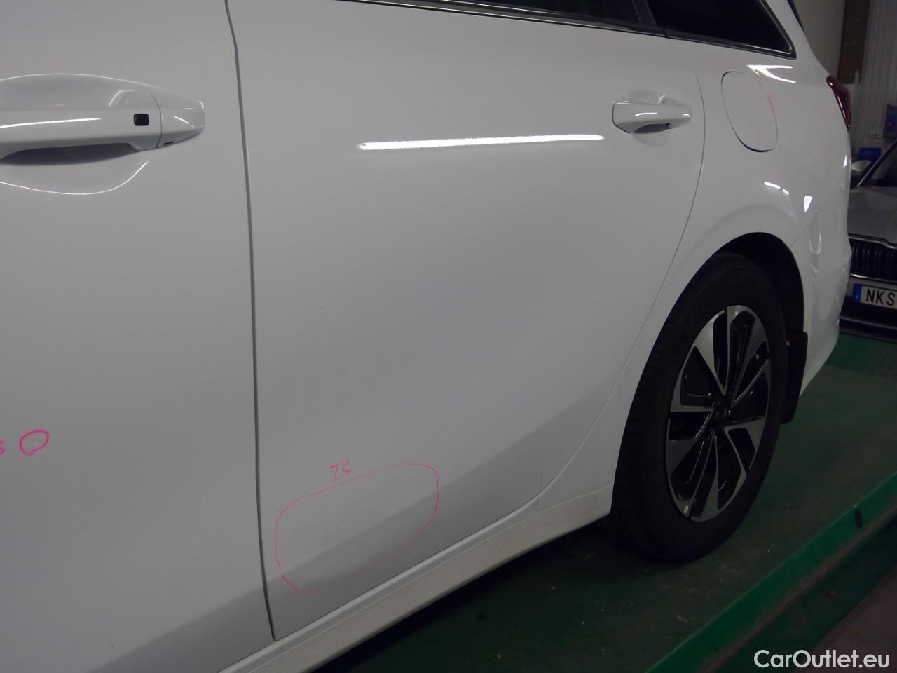  KIA  Cee'd ceed SW 1.6PHEV Advance 5d #13