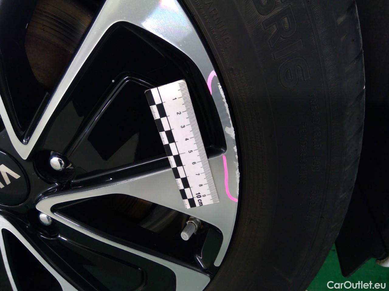  KIA  Cee'd ceed SW 1.6PHEV Advance 5d #22