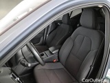  Volvo  XC 40 VOLVO XC40 / 2017 / 5P / SUV D3 GEARTRONIC MOMENTUM PRO #11