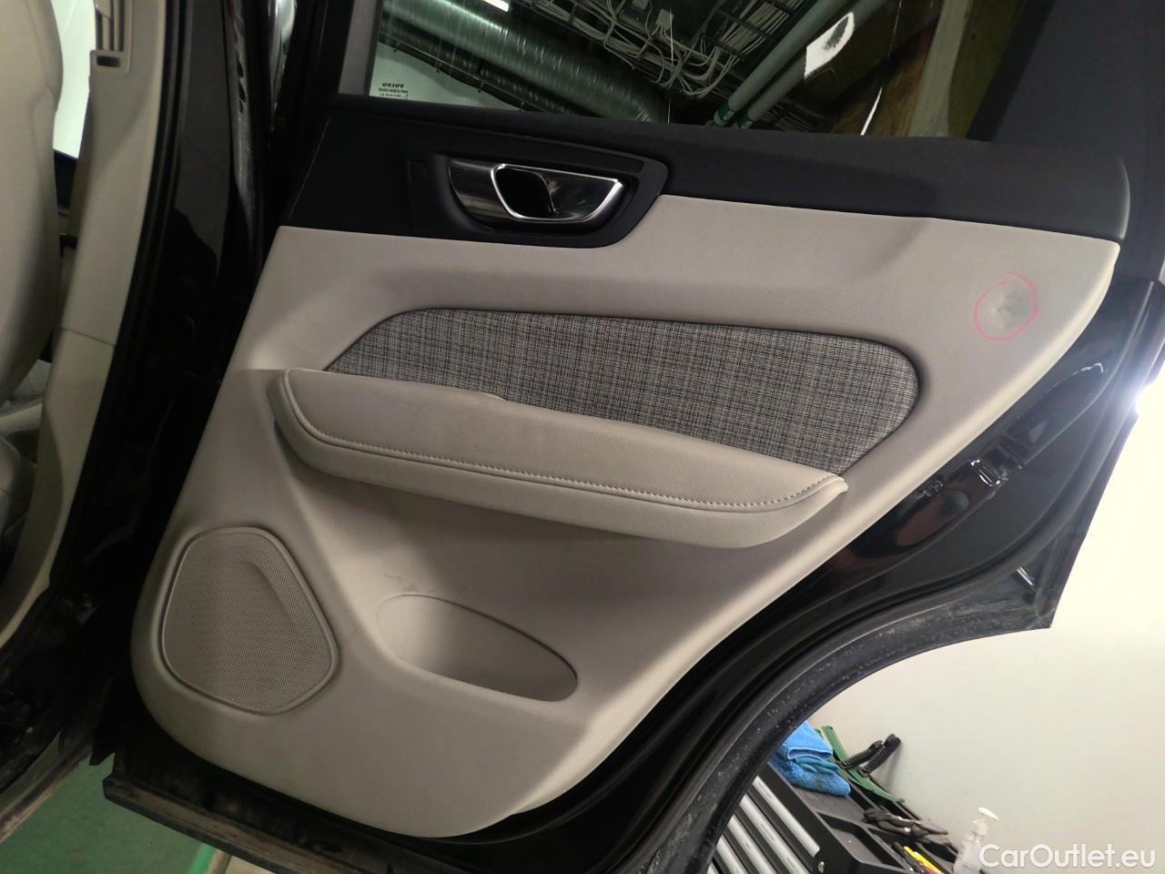  Volvo  XC60  T6 350 Co.Ed.Rec. AWD Aut #27