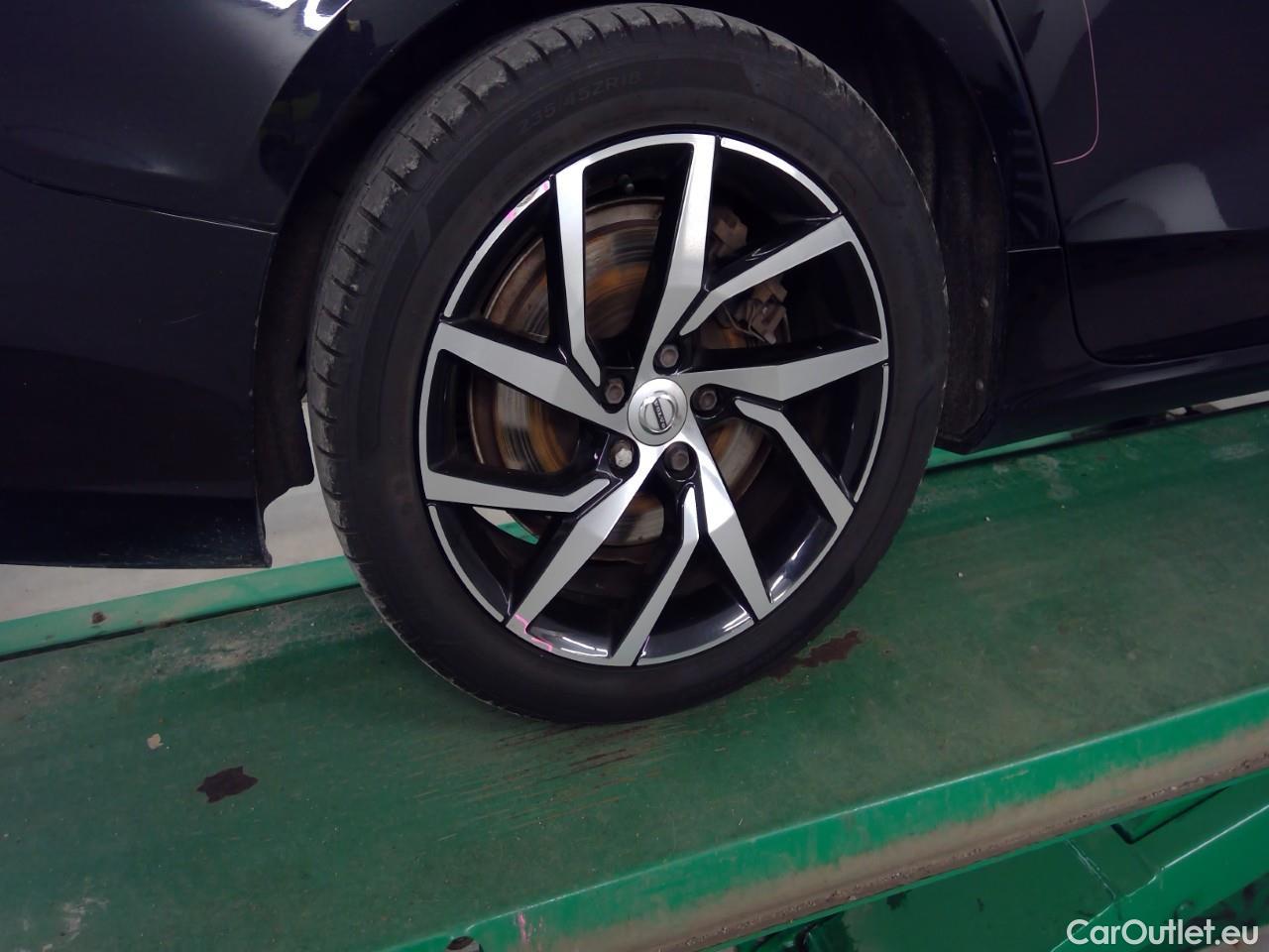  Volvo  V60  T6 TE AWD Momentum Ed.Aut. #35