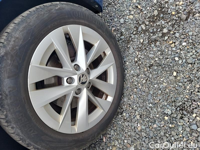  Skoda  Octavia  Combi (NX3)(2020) Oct.Com.1.5 e-TEC 110 Style AT #15