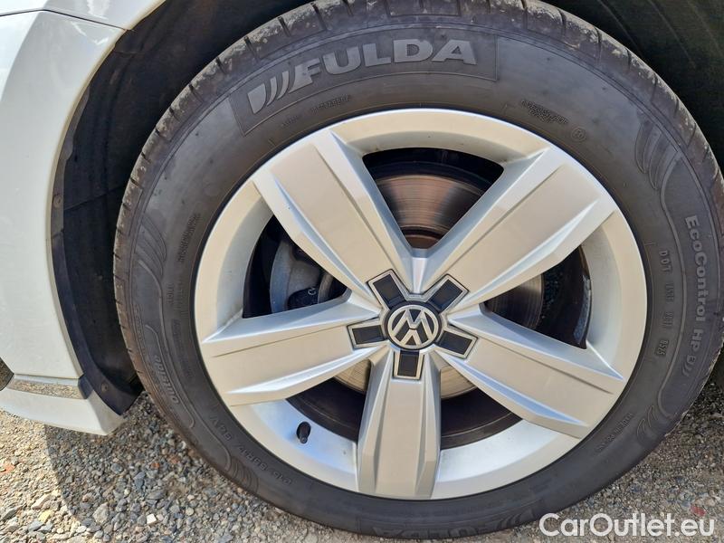  Volkswagen  Passat  Lim (CB2) (2019)  2.0TDI 110 Elegance AT #5