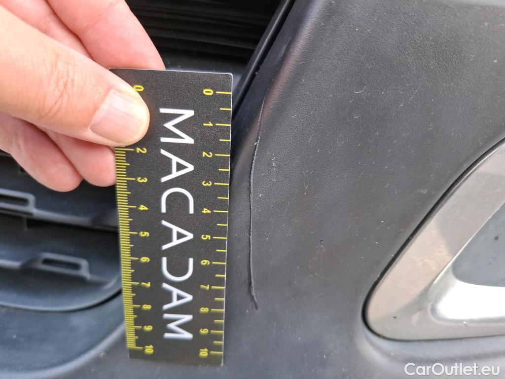  Peugeot  2008 PEUGEOT  / 2016 / 5P / Crossover Puretech 82 S&S €6.c ACTIVE #40