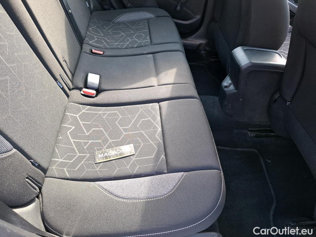  Peugeot  2008 PEUGEOT  / 2016 / 5P / Crossover Puretech 82 S&S €6.c ACTIVE #32