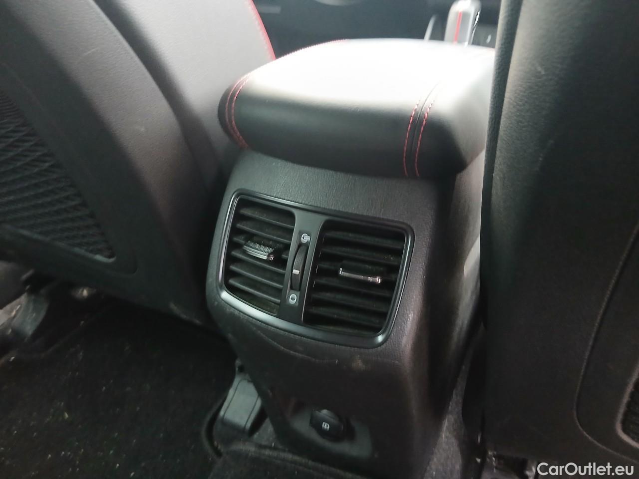  Hyundai  Tucson HYUNDAI  / 2018 / 5P / todoterreno 1.6 CRDI 100kW (136CV) 48V N-Line DT 4X2 #47