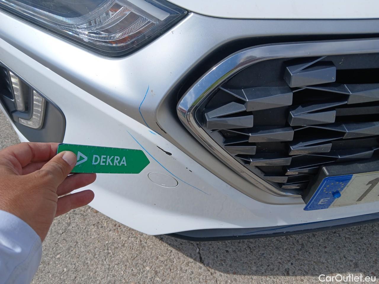  Hyundai   Ioniq HYUNDAI / 2019 / 5P / berlina con portón 1.6 GDI HEV Klass LE DT #8