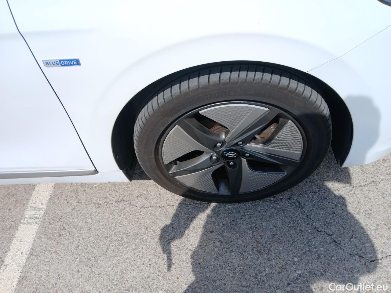  Hyundai   Ioniq HYUNDAI / 2019 / 5P / berlina con portón 1.6 GDI HEV Klass LE DT #5